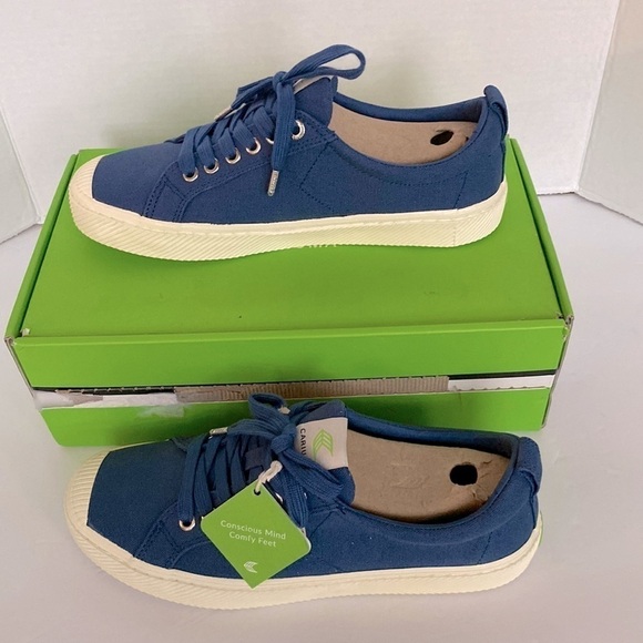 Cariuma OCA Shadow Blue Canvas Sneaker Unisex Low Top Size 9.5 Women’s | 8 Men’s - Picture 2 of 9